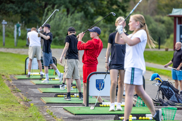 Träna golf på sommarlovet!